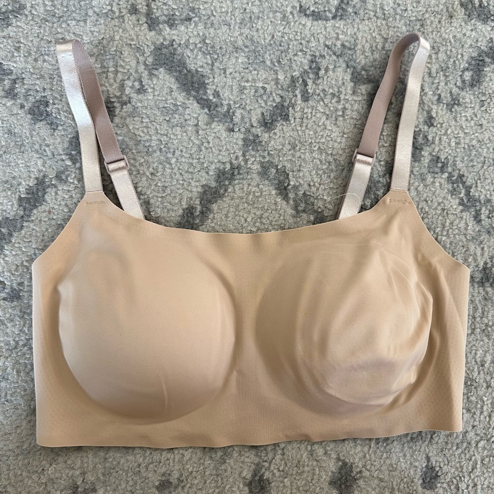 True & Co True Body Scoop Neck Adjustable Strap Bra size Medium
